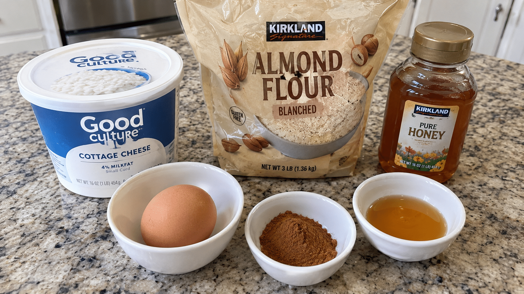 Ingredients for cottage cheese bagels in small bowls